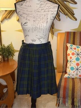 Le Belle Vintage Navy and Green Plaid Pleated Circle Skirt